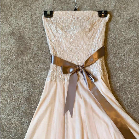 Pink lace dress - Picture 4 of 7